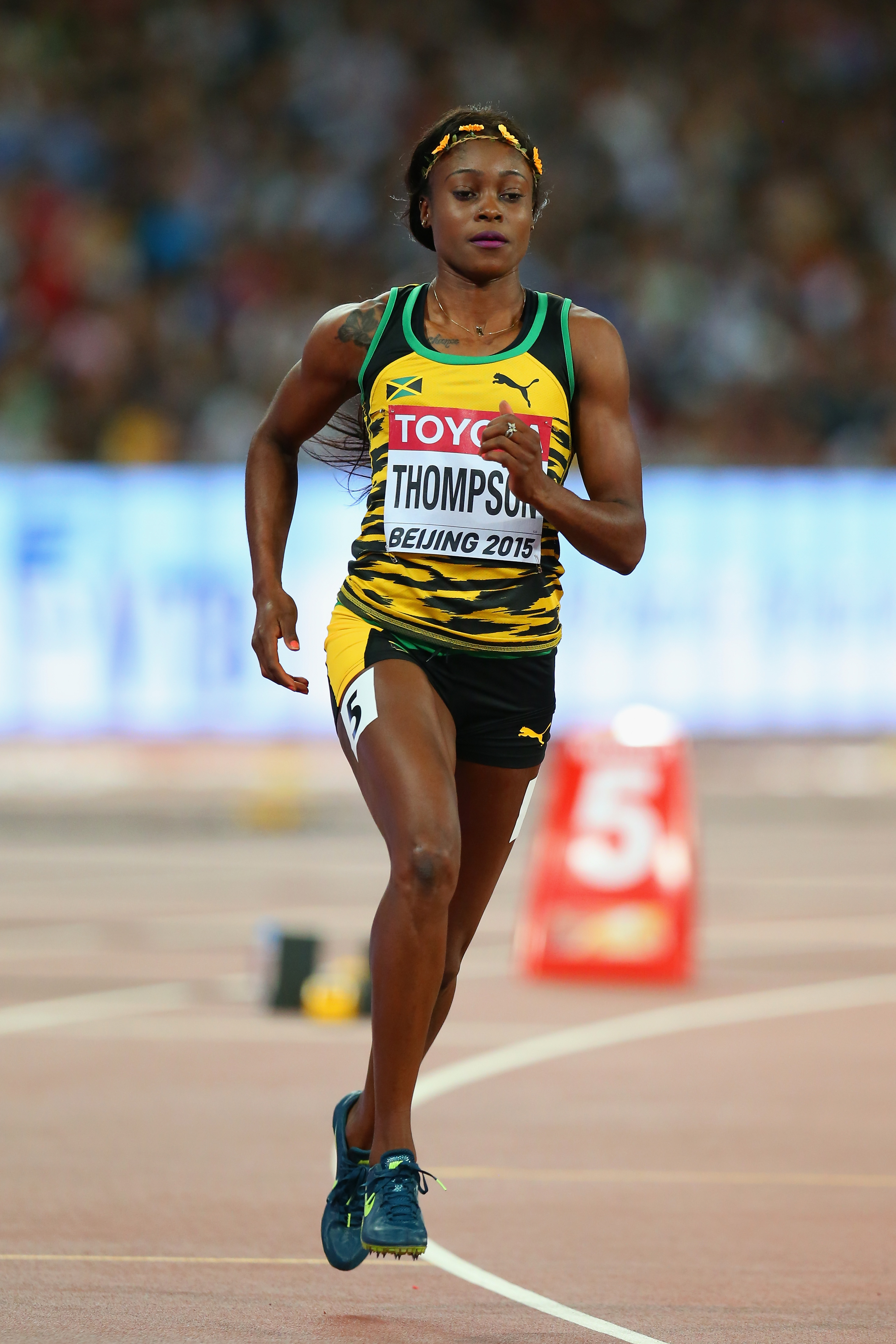 Thompson wins 100m crown #Rio2016