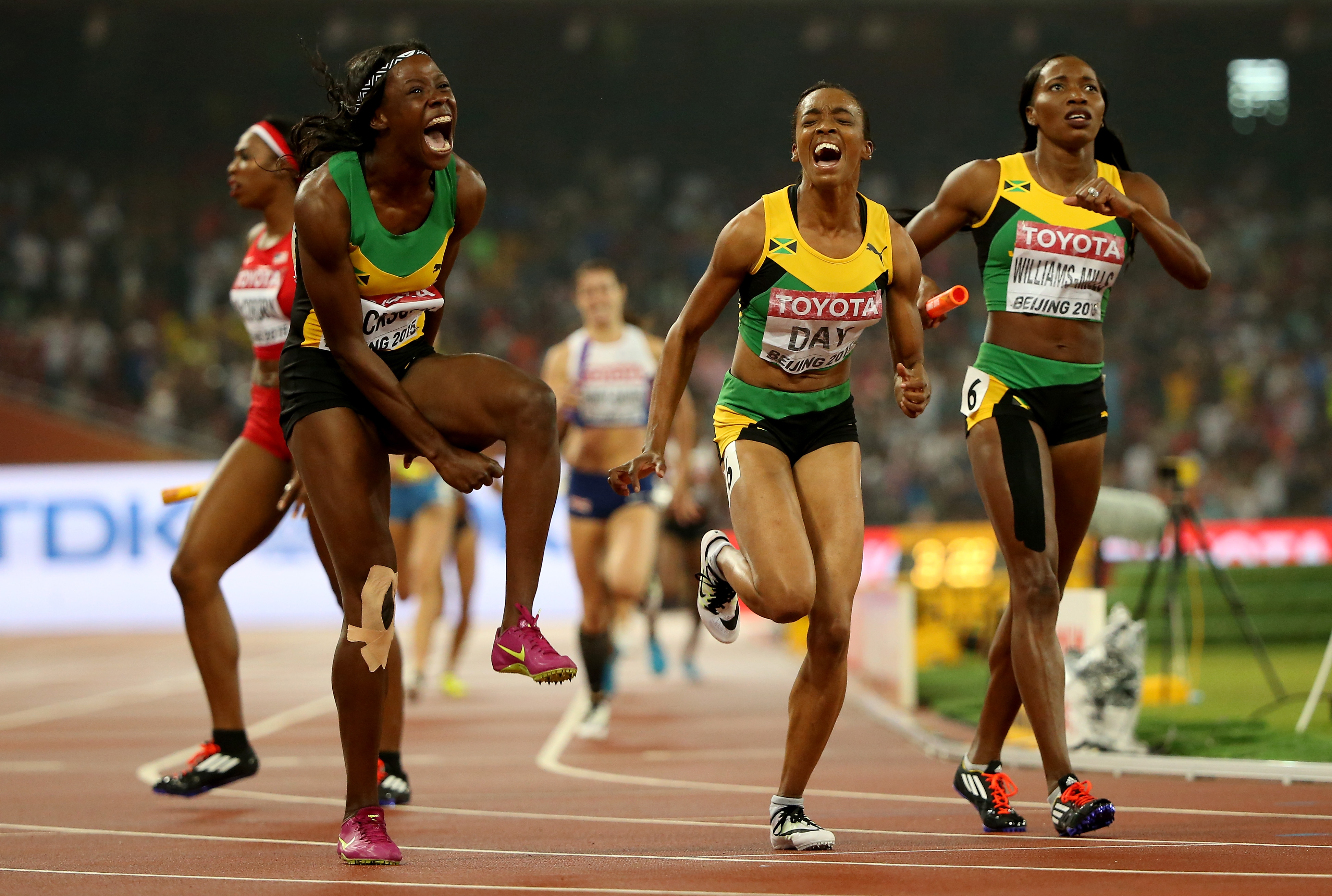 Jamaica ladies qualify for 4×4 final #Rio2016