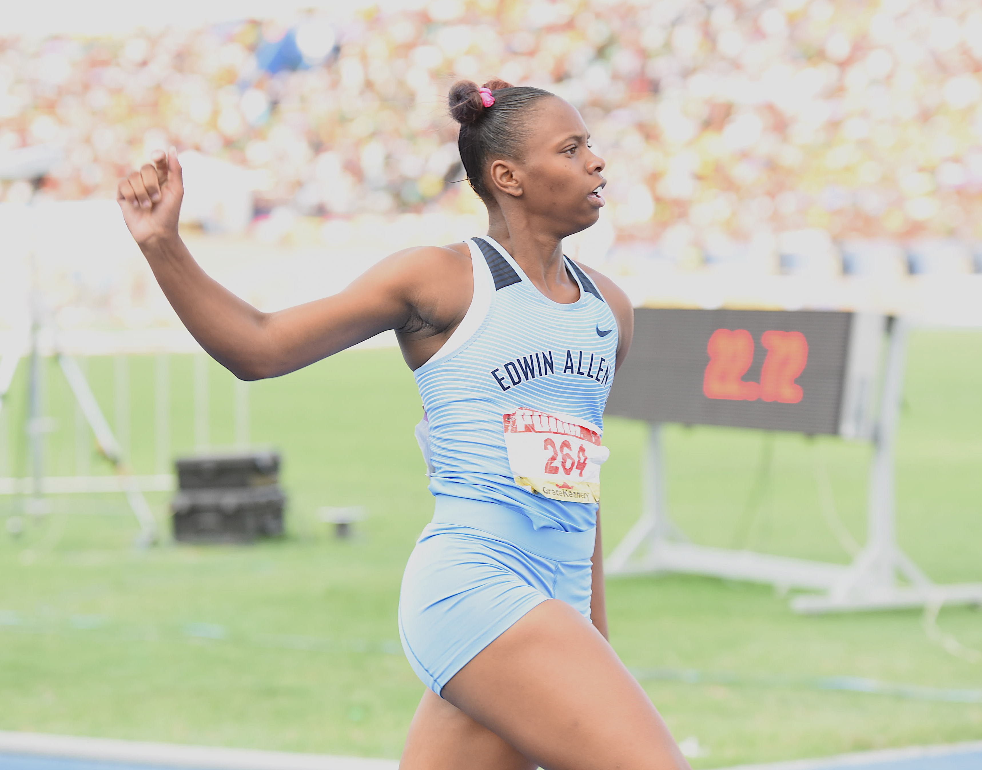 16-yr-old Davis’ 22.72 stands tall at Champs