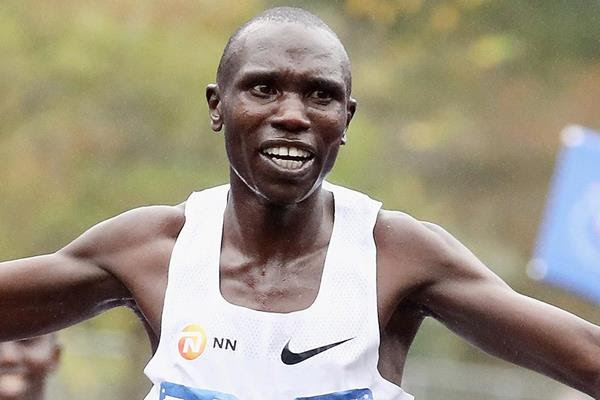 Geoffrey Kamworor Breaks Half Marathon World Record