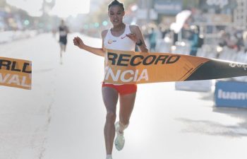 Gidey smashes world half marathon record