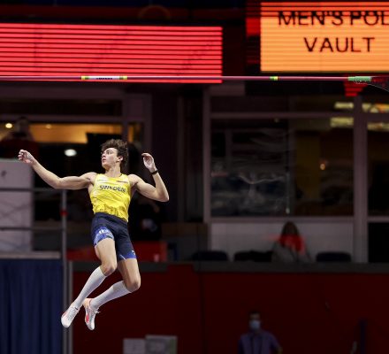 Duplantis clears 6.16m WR at home meet