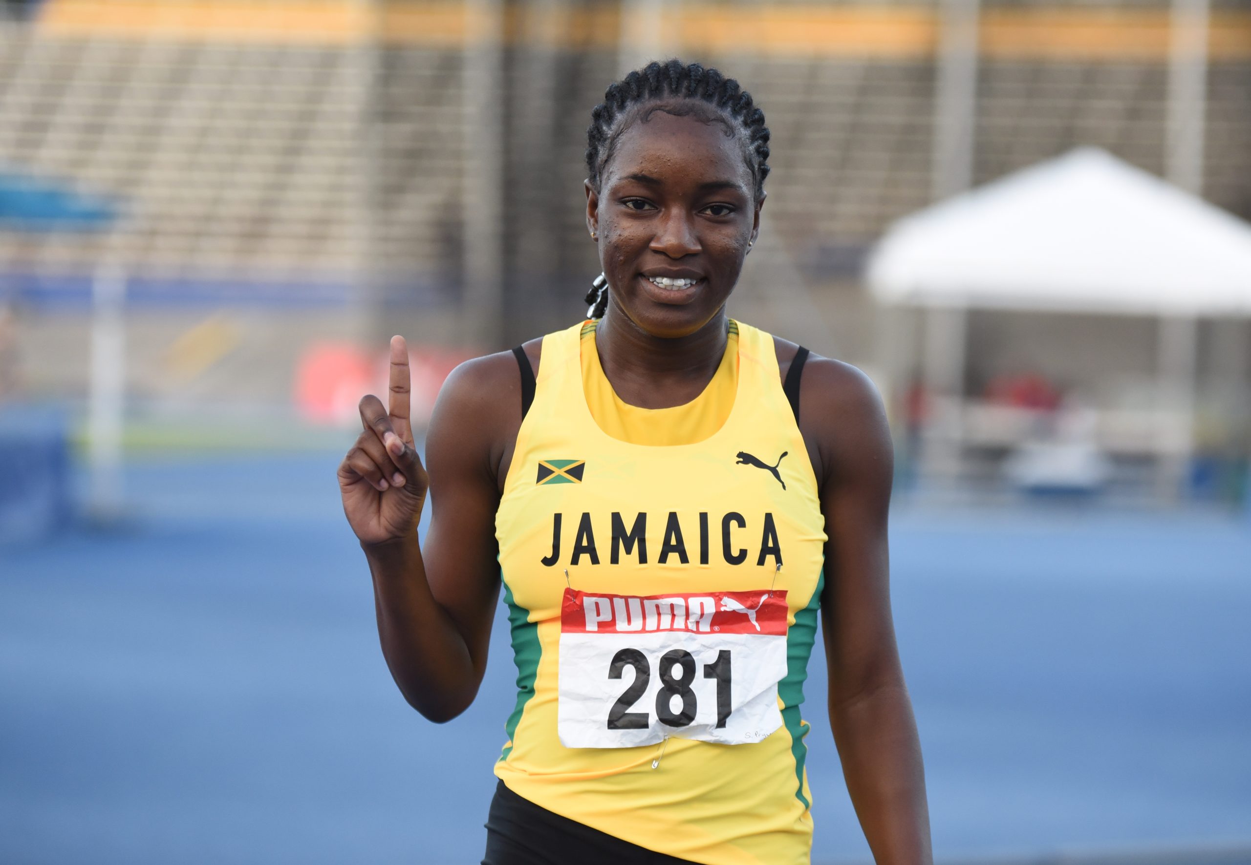 Jamaica's Samantha Pryce wins gold in the U20 girls' 3,000m final at Carifta Games 2022 - Penn Relays