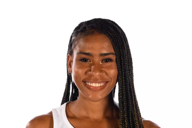 Michka-Mae Hyde breaks record Philadelphia Marathon